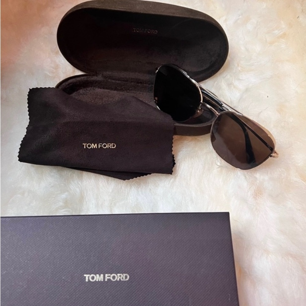 Tom Ford sunglasses in excellent shape. J4